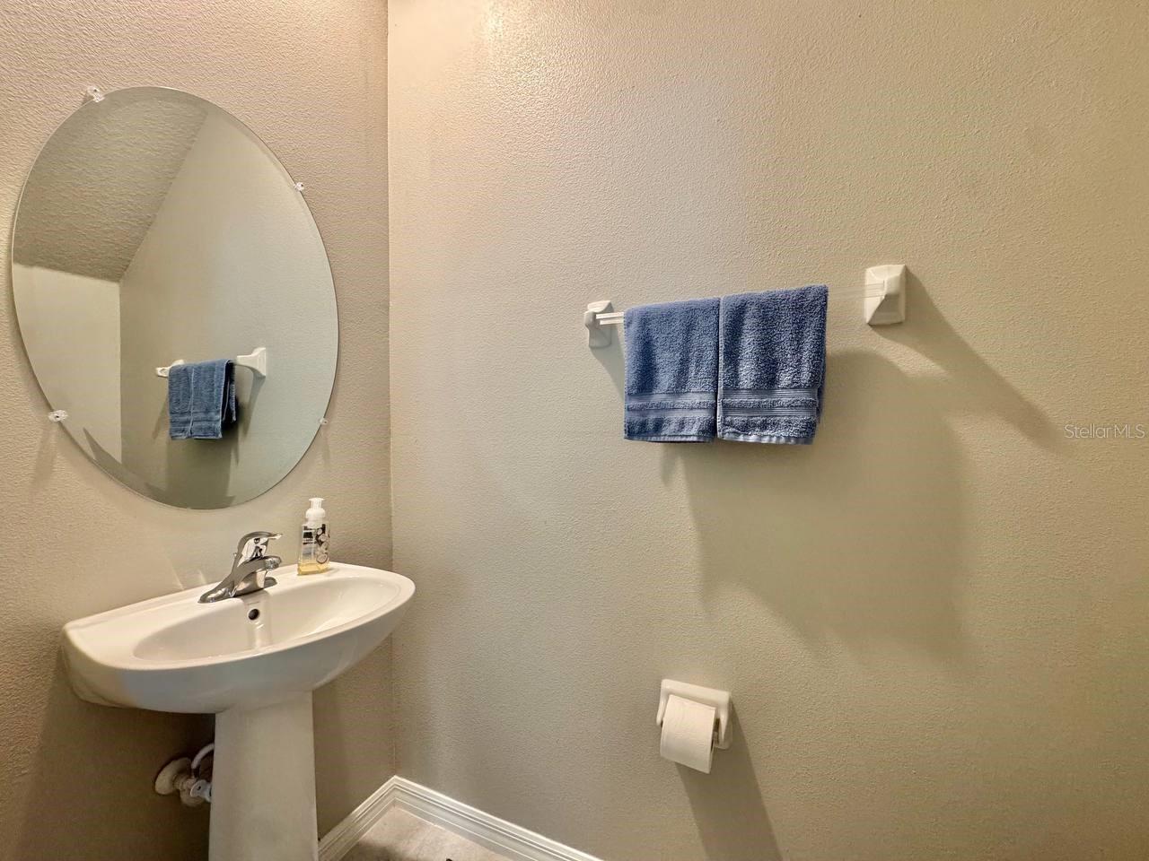 Listing photo id 7 for 3587 Bellmeade Court 3587