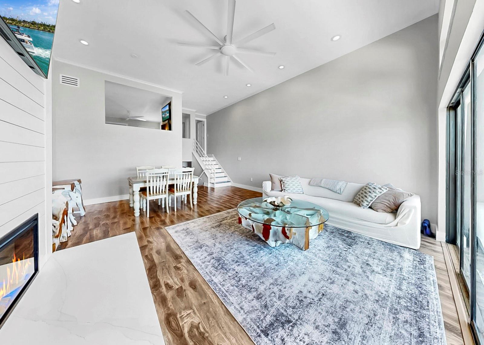 Image 12 of 41 For 6504 Surfside Boulevard 4