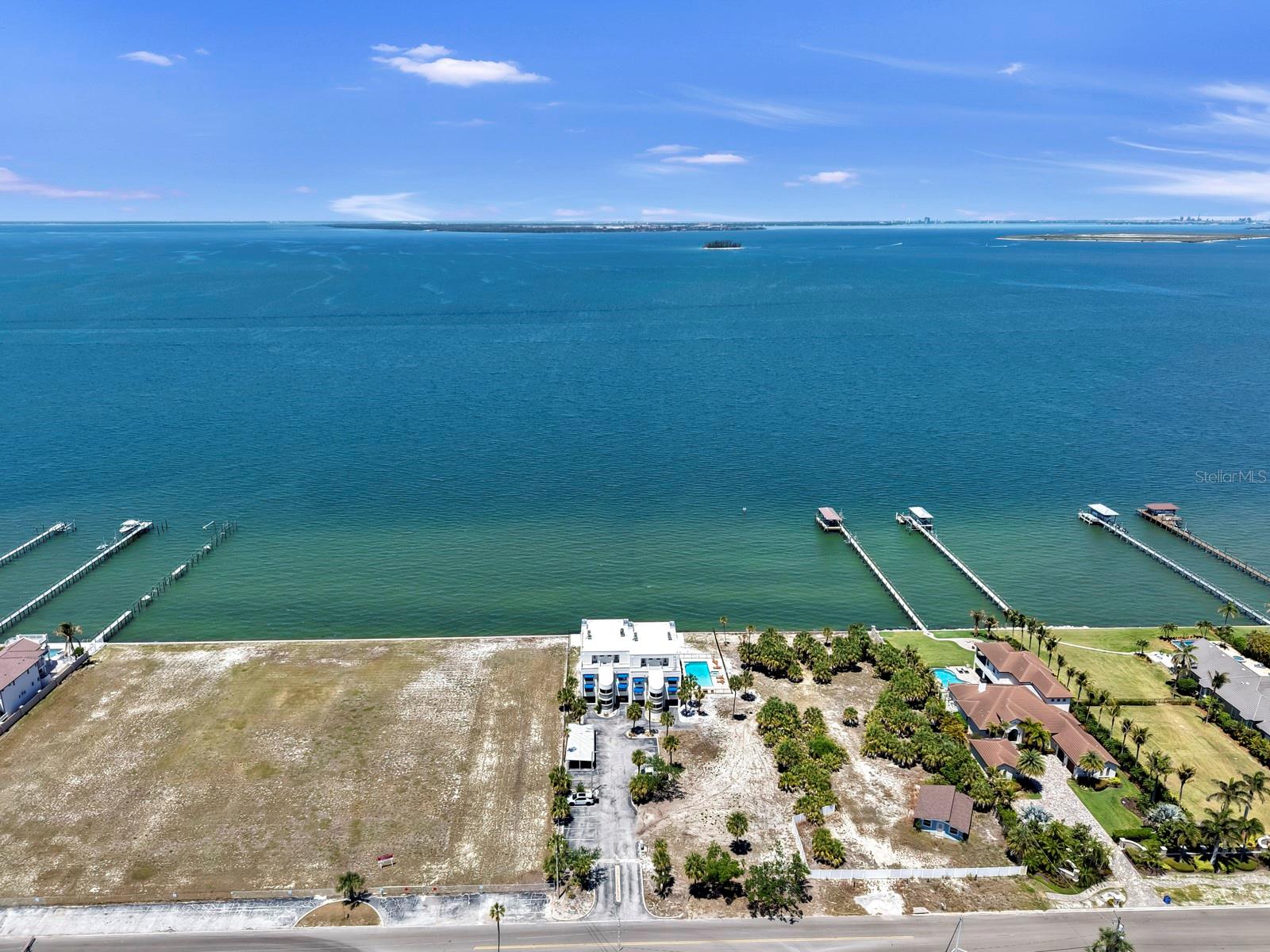 Image 2 of 41 For 6504 Surfside Boulevard 4