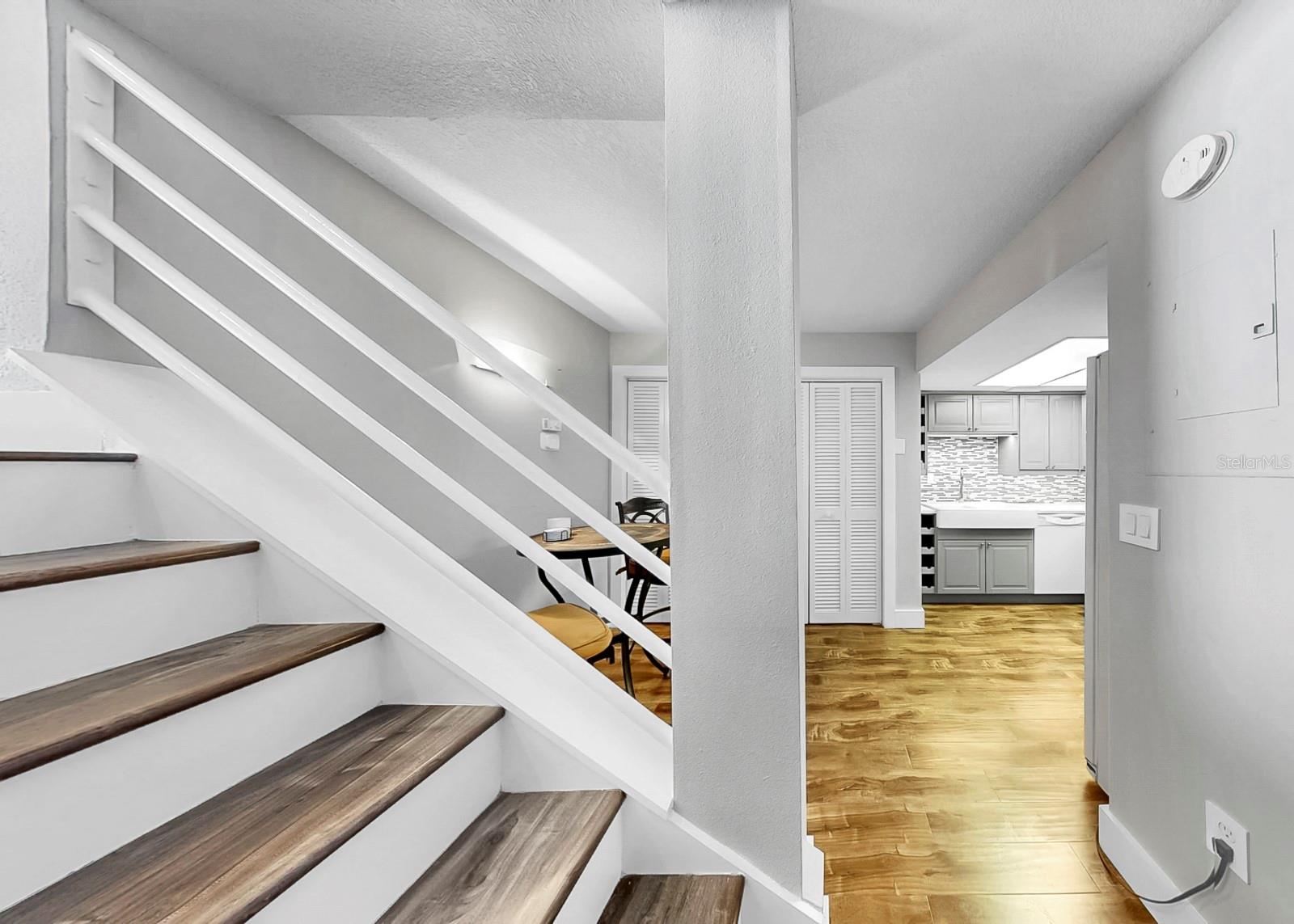 Image 22 of 41 For 6504 Surfside Boulevard 4