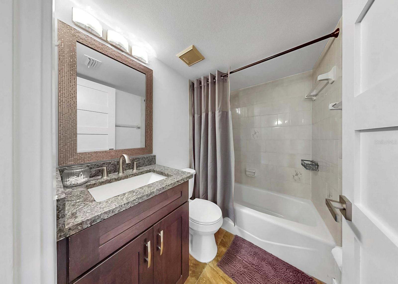 Image 29 of 41 For 6504 Surfside Boulevard 4