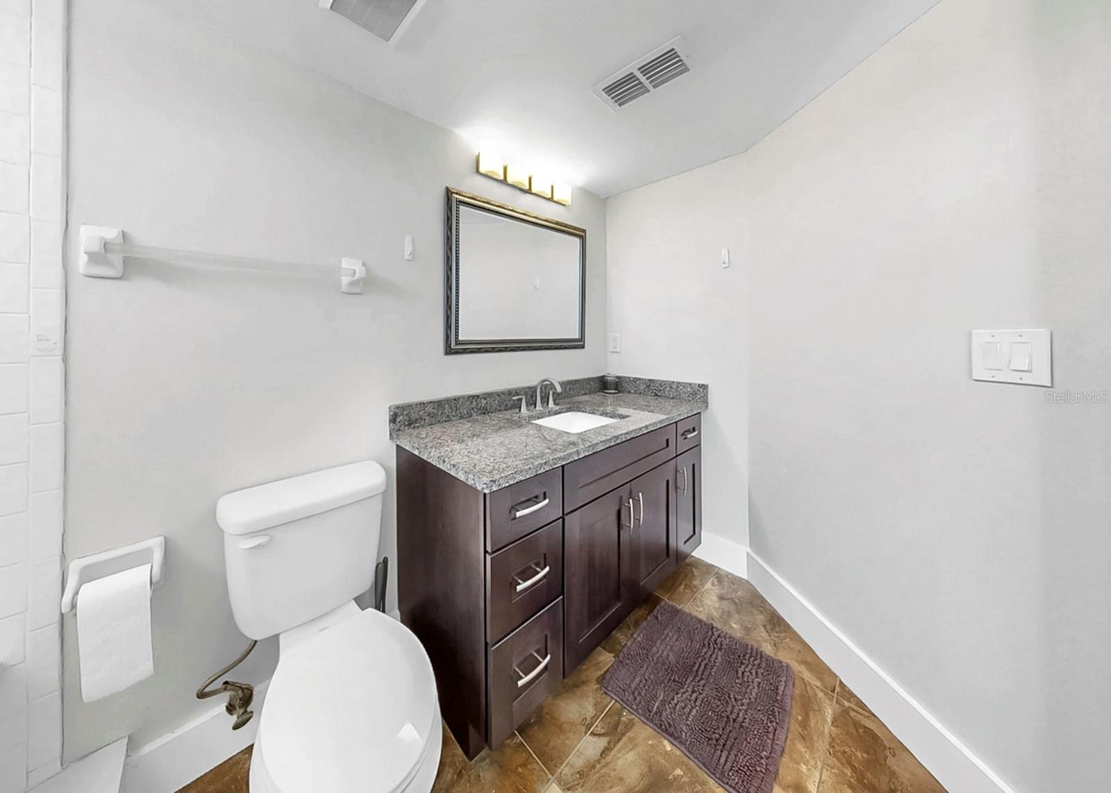 Image 31 of 41 For 6504 Surfside Boulevard 4