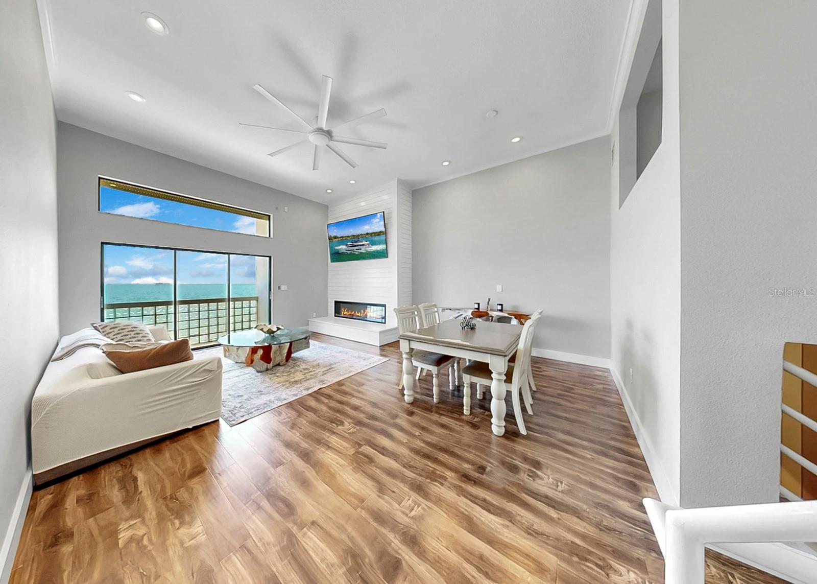 Image 9 of 41 For 6504 Surfside Boulevard 4