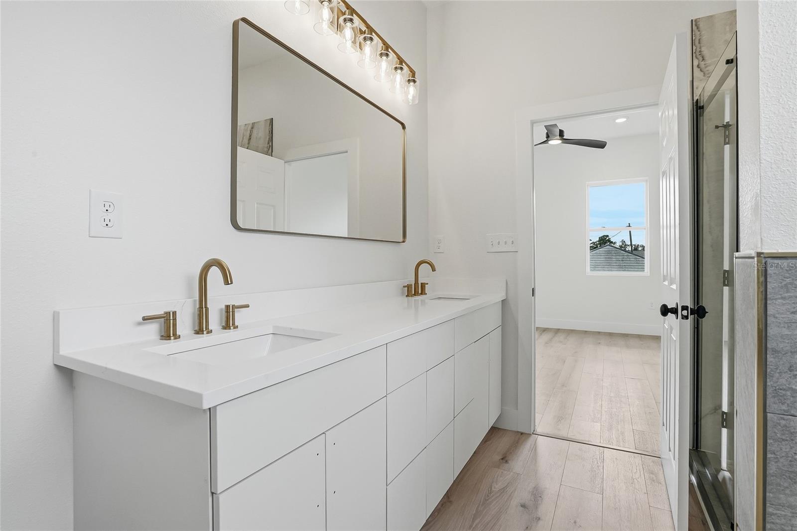 Image 18 of 37 For 11256 Salters Street