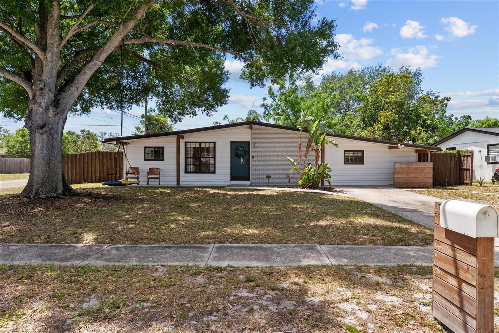 Image 3 of 29 For 3702 Tyson Avenue