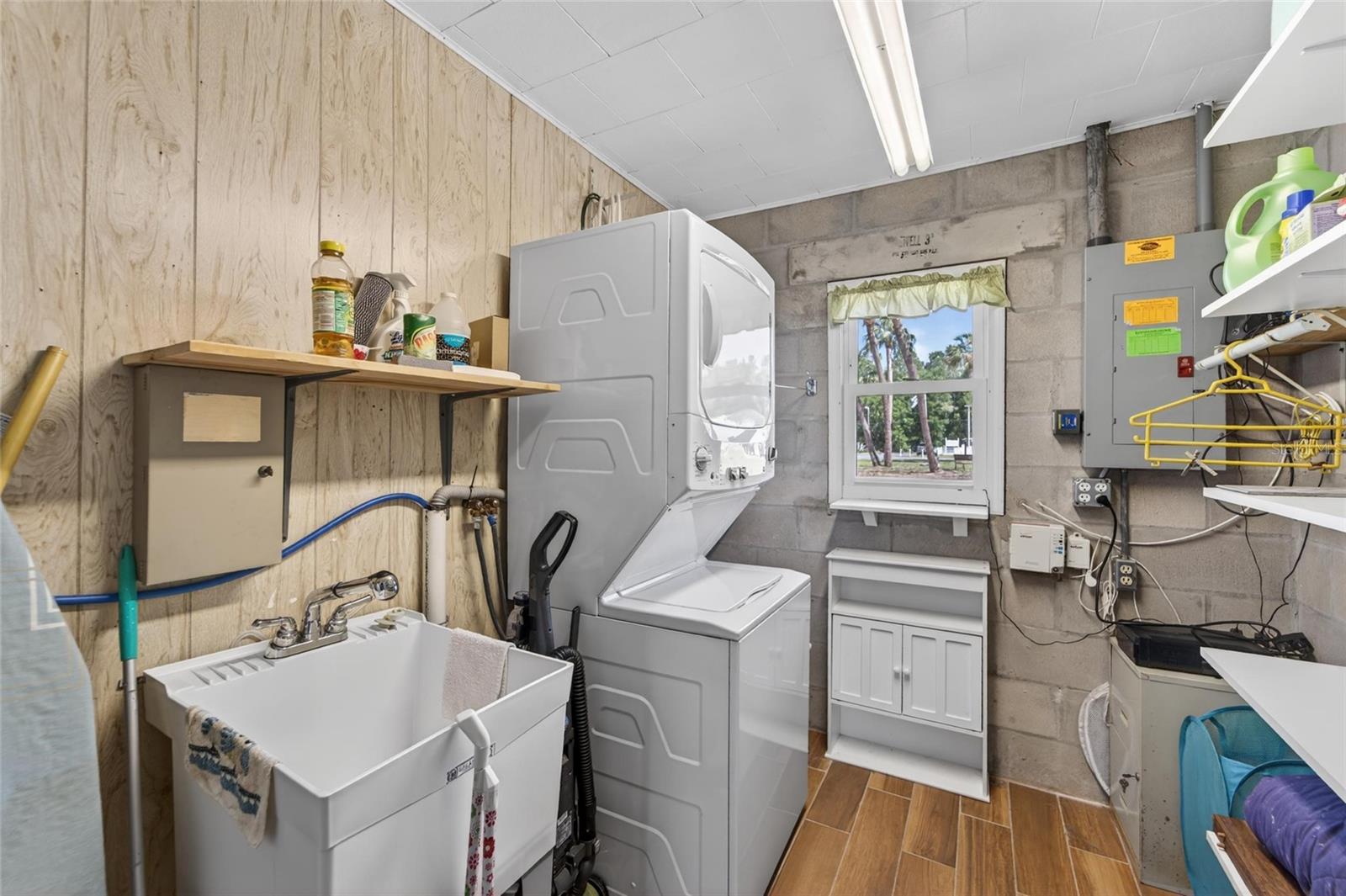 Image 11 of 65 For 39407 Rockford Avenue