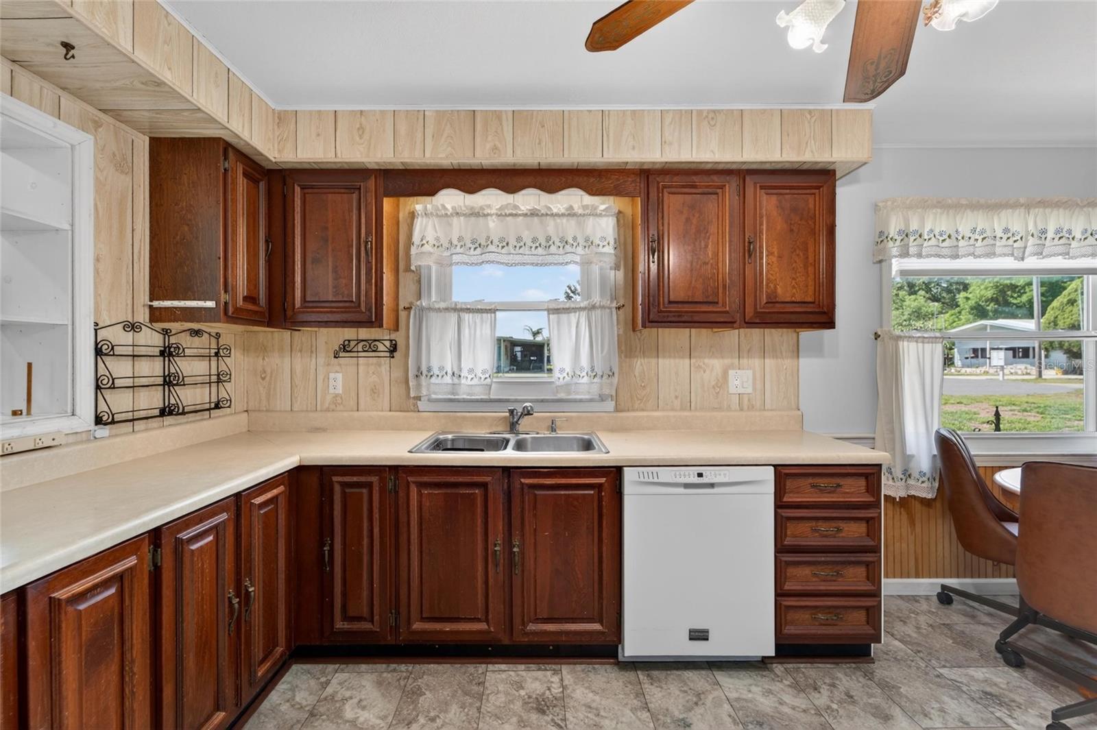 Image 14 of 65 For 39407 Rockford Avenue