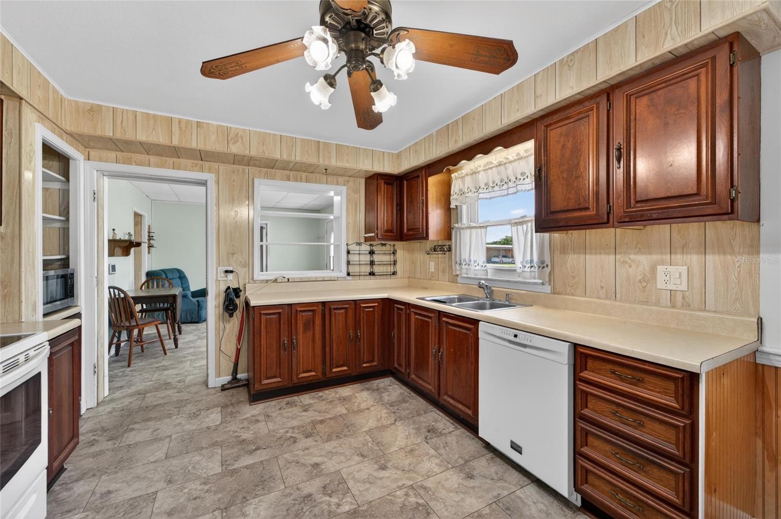 Image 15 of 65 For 39407 Rockford Avenue