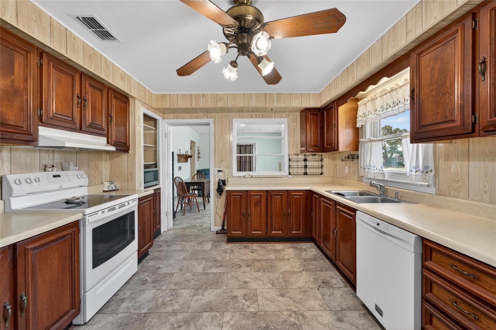 Image 16 of 65 For 39407 Rockford Avenue