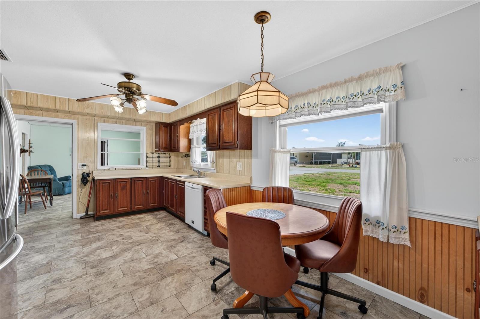 Image 22 of 65 For 39407 Rockford Avenue