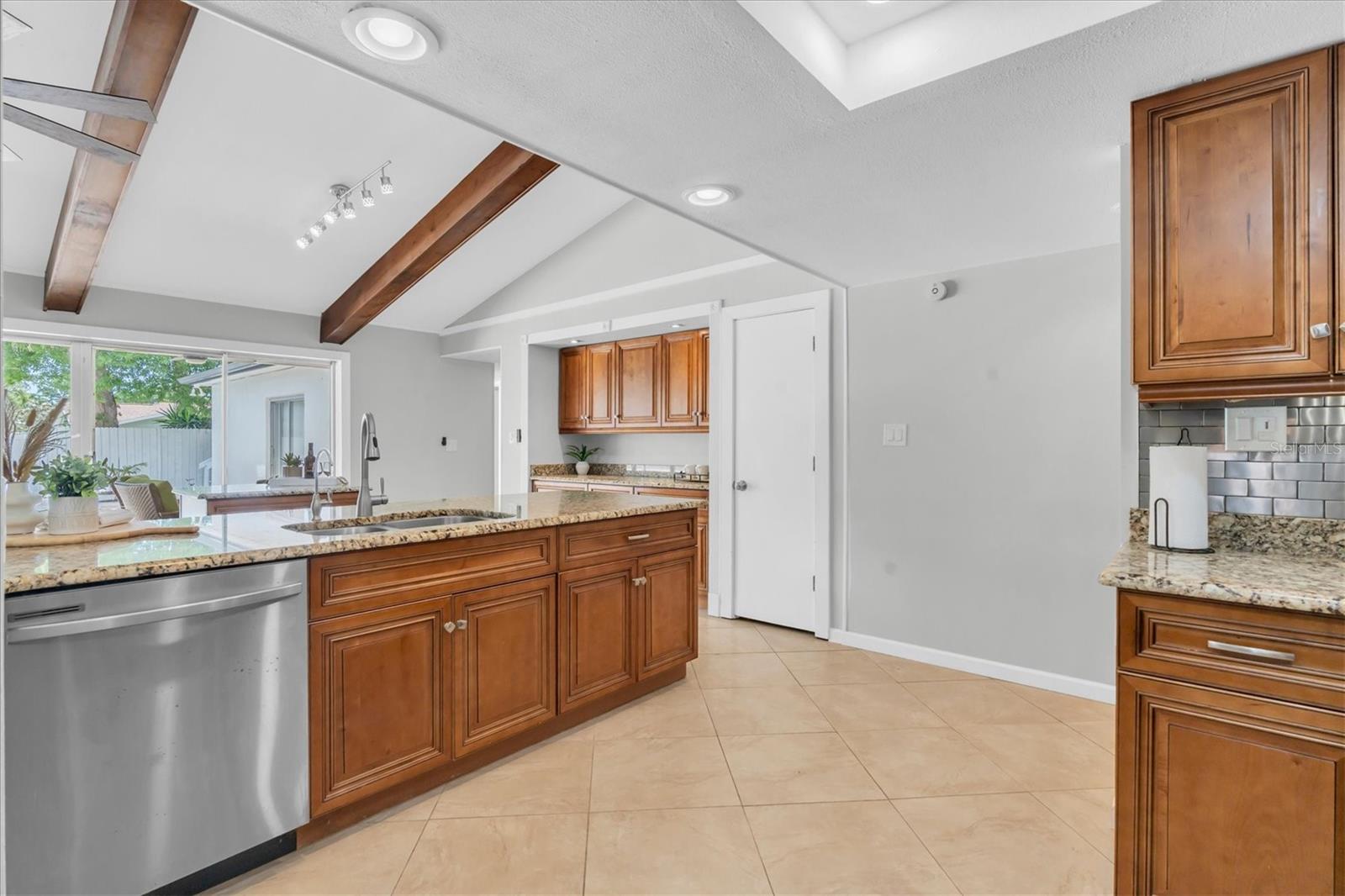 Image 15 of 44 For 14254 84th Terrace