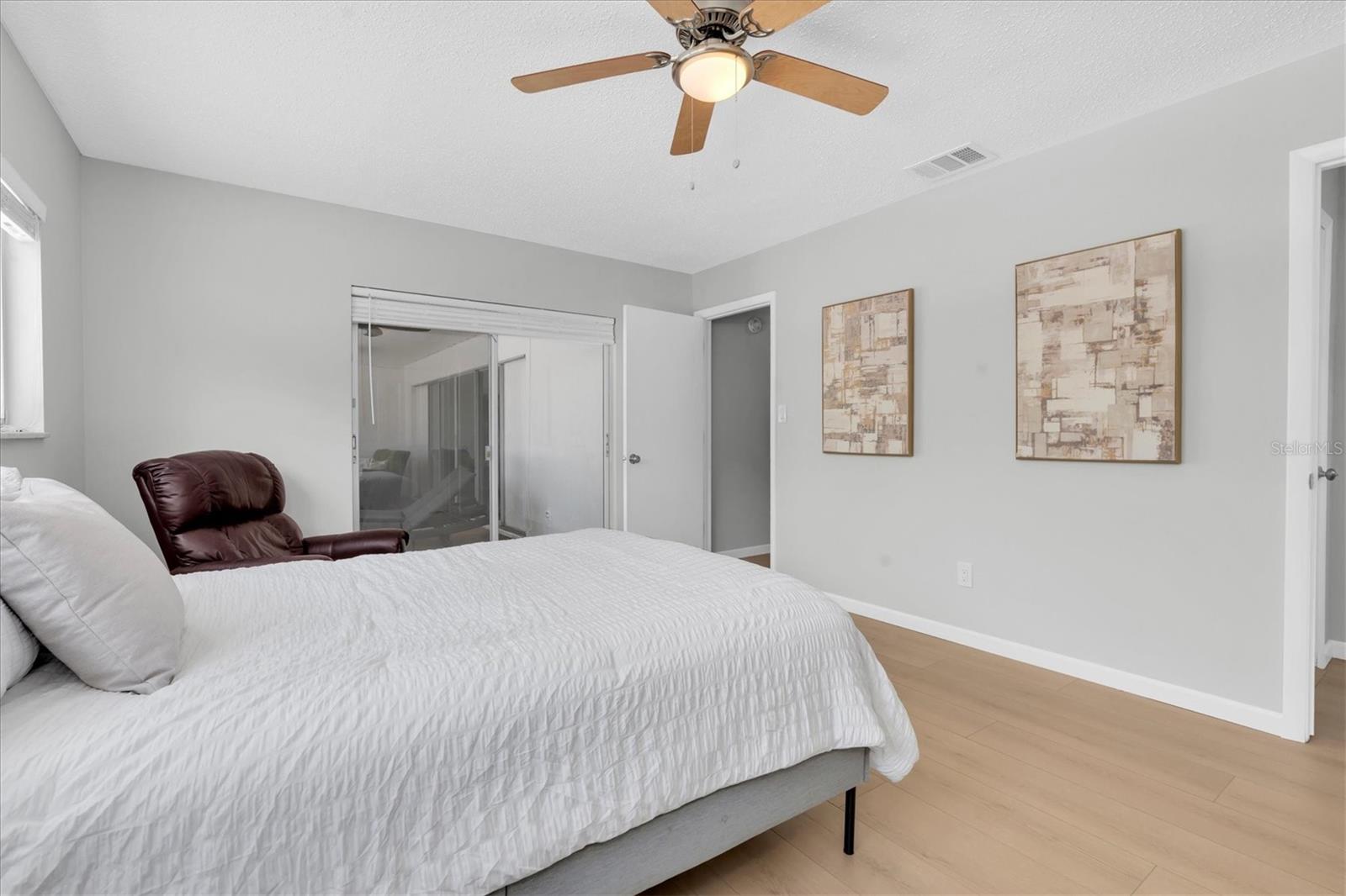 Image 26 of 44 For 14254 84th Terrace