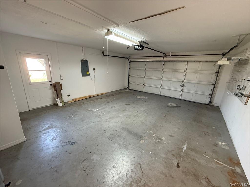 Image 33 of 42 For 838 Bogart Court