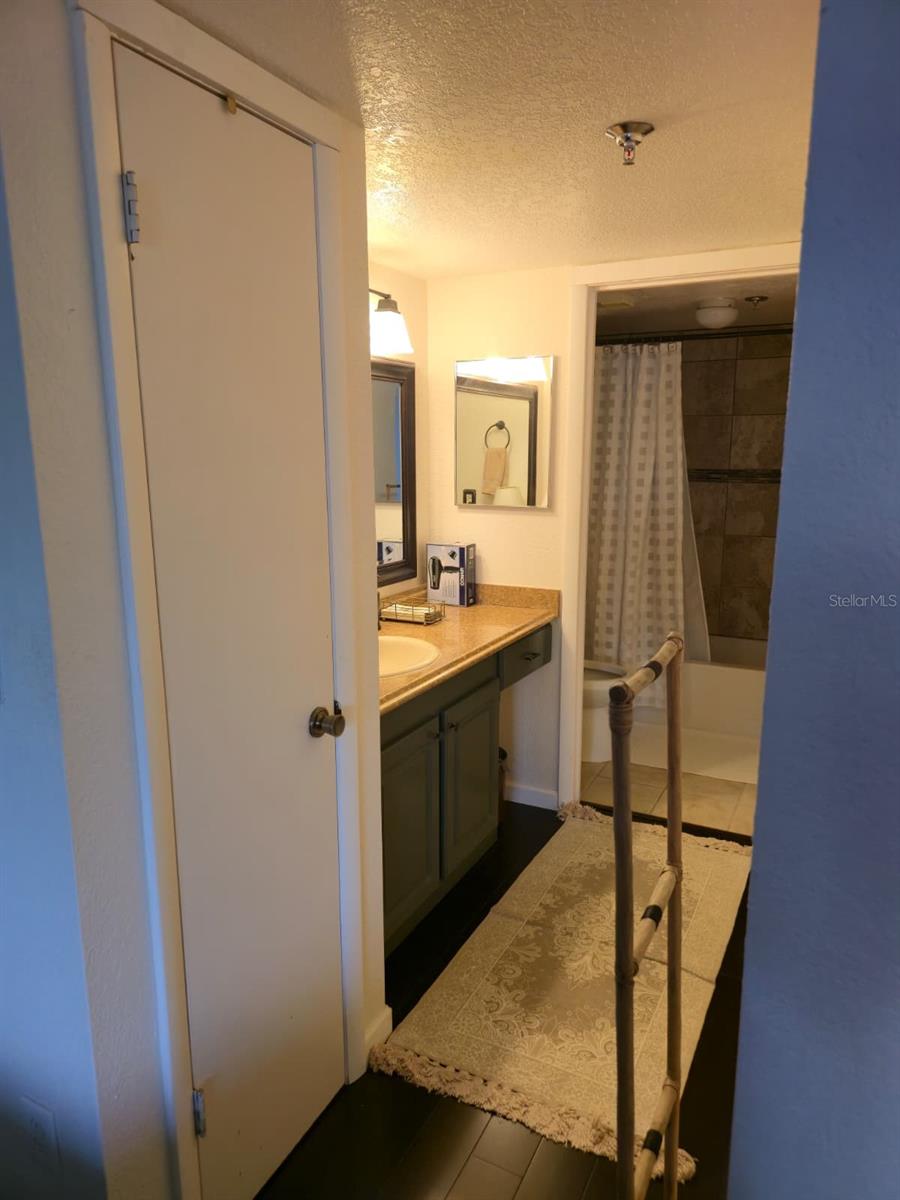 Image 18 of 31 For 10263 Gandy Boulevard N 606