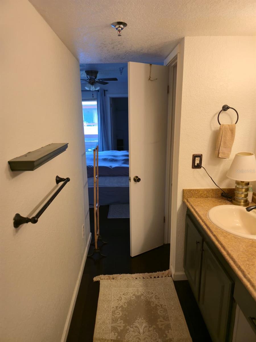 Image 19 of 31 For 10263 Gandy Boulevard N 606