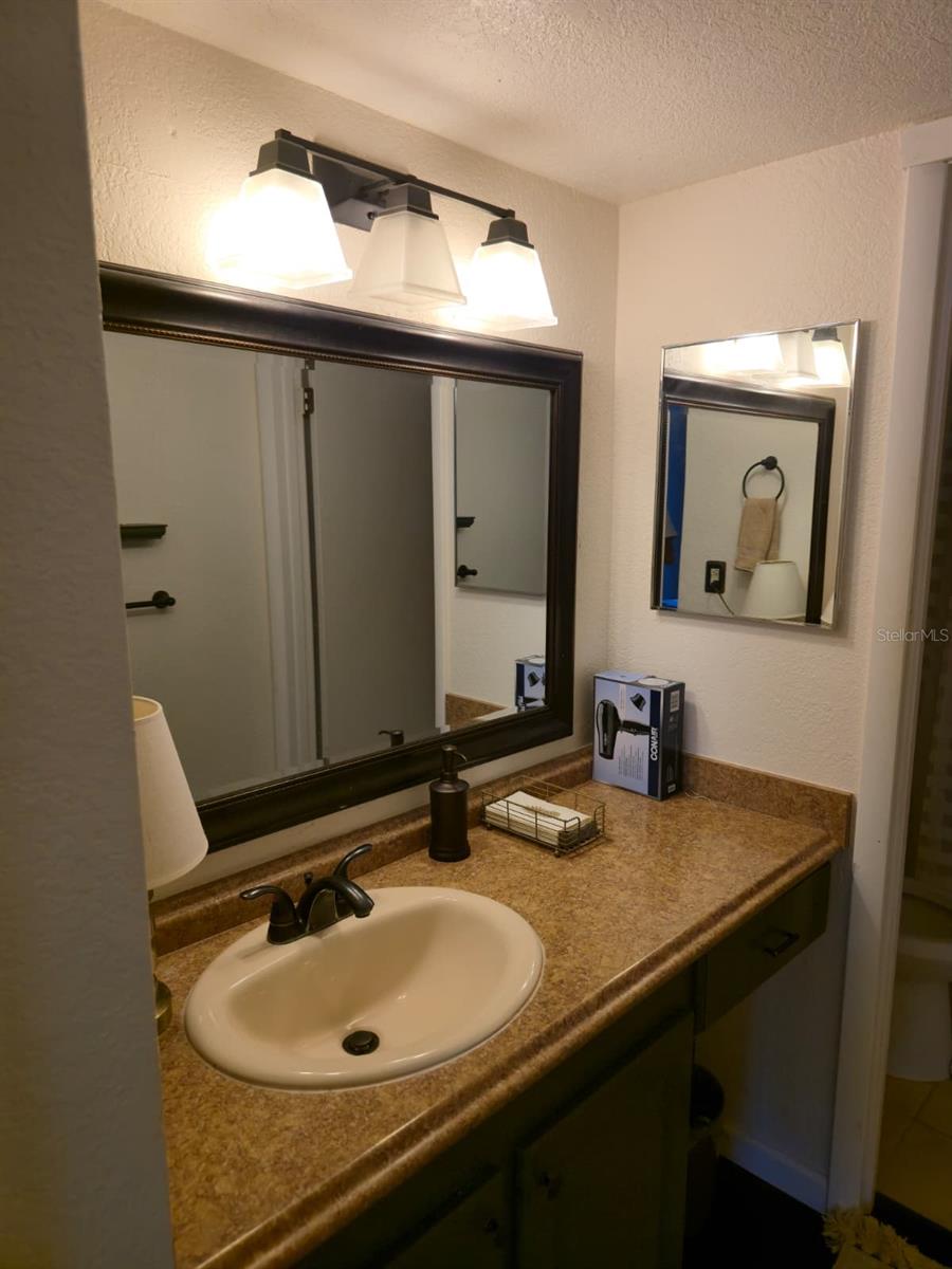 Image 22 of 31 For 10263 Gandy Boulevard N 606