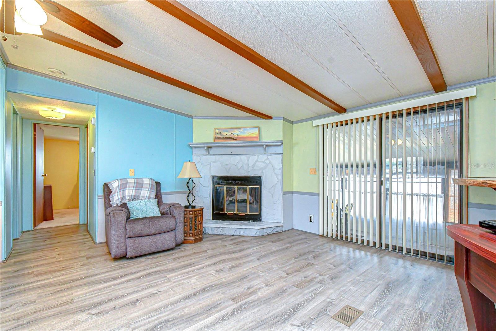 Image 18 of 47 For 3934 Sarah Drive