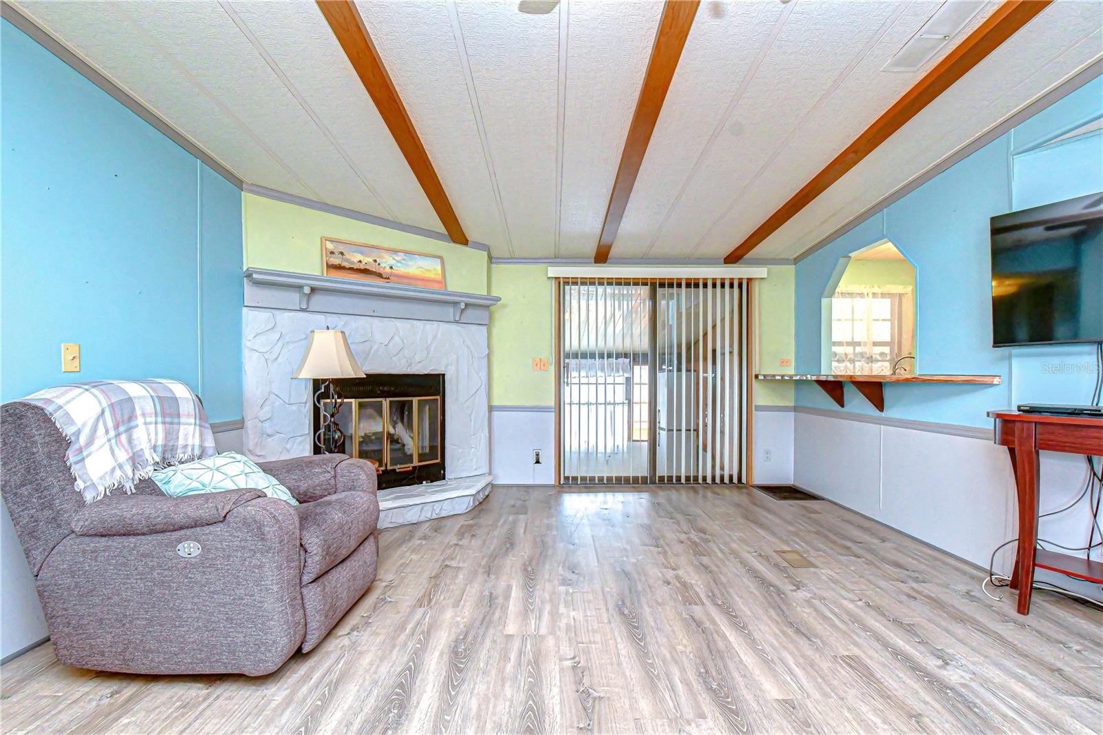 Image 19 of 47 For 3934 Sarah Drive