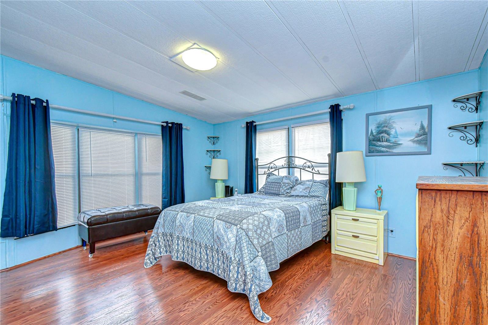 Image 21 of 47 For 3934 Sarah Drive