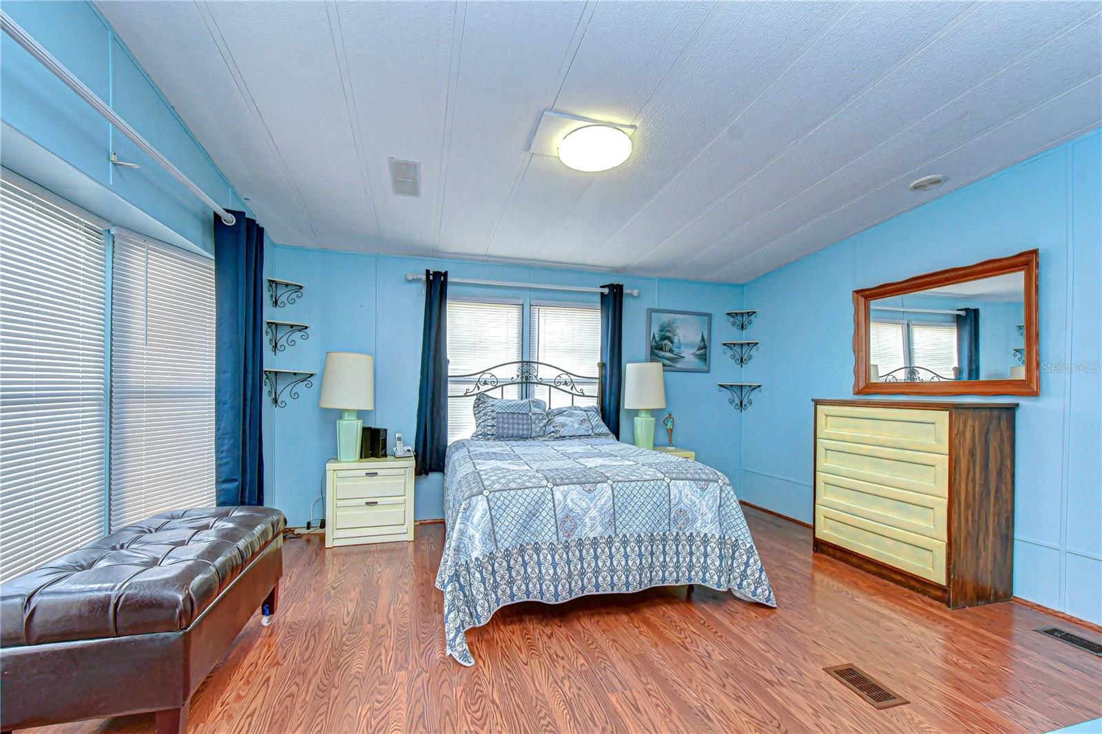 Image 22 of 47 For 3934 Sarah Drive