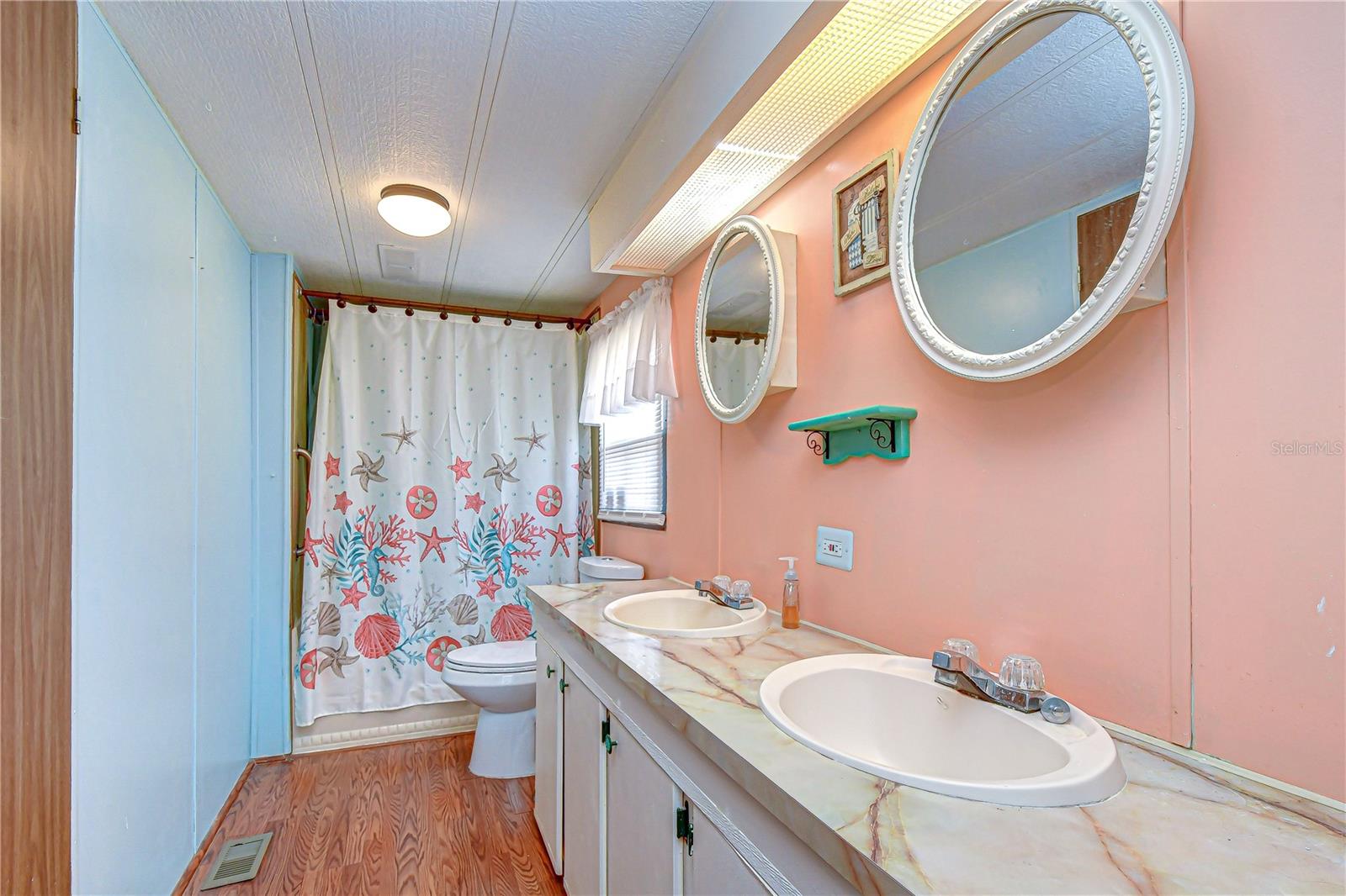 Image 24 of 47 For 3934 Sarah Drive