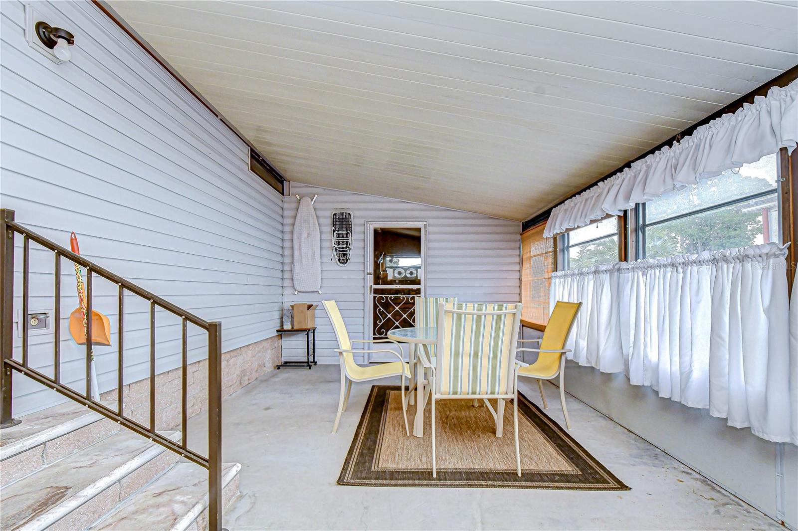 Image 31 of 47 For 3934 Sarah Drive