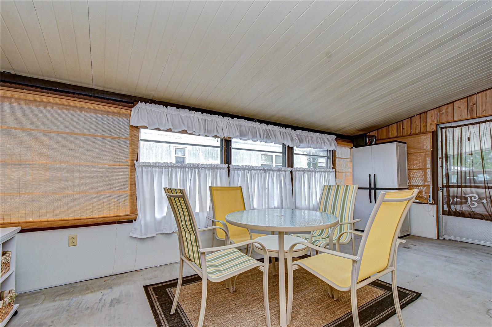 Image 32 of 47 For 3934 Sarah Drive