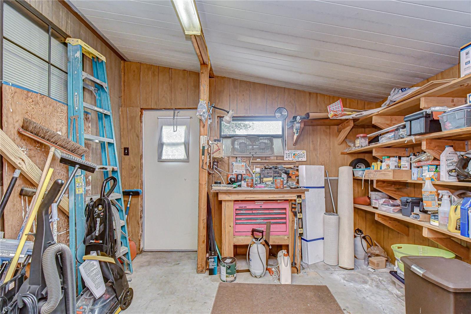 Image 34 of 47 For 3934 Sarah Drive