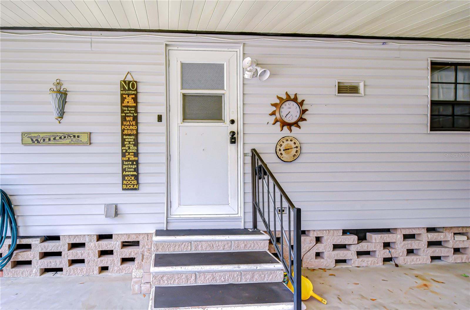 Image 4 of 47 For 3934 Sarah Drive