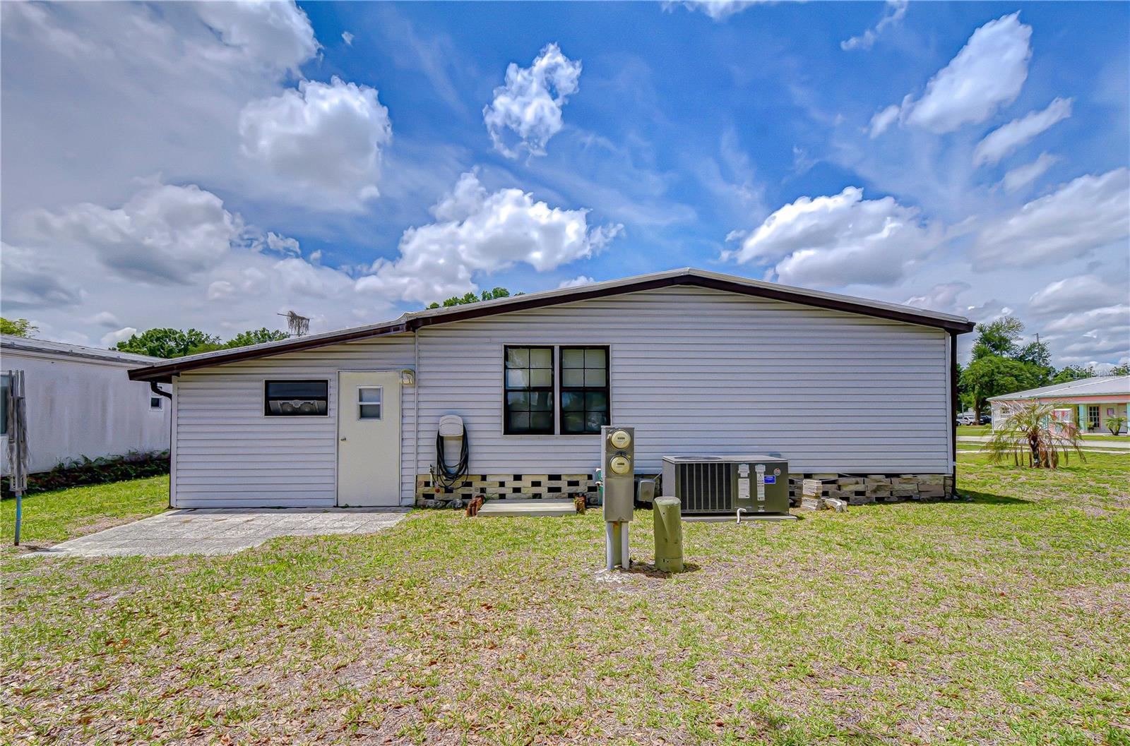 Image 40 of 47 For 3934 Sarah Drive