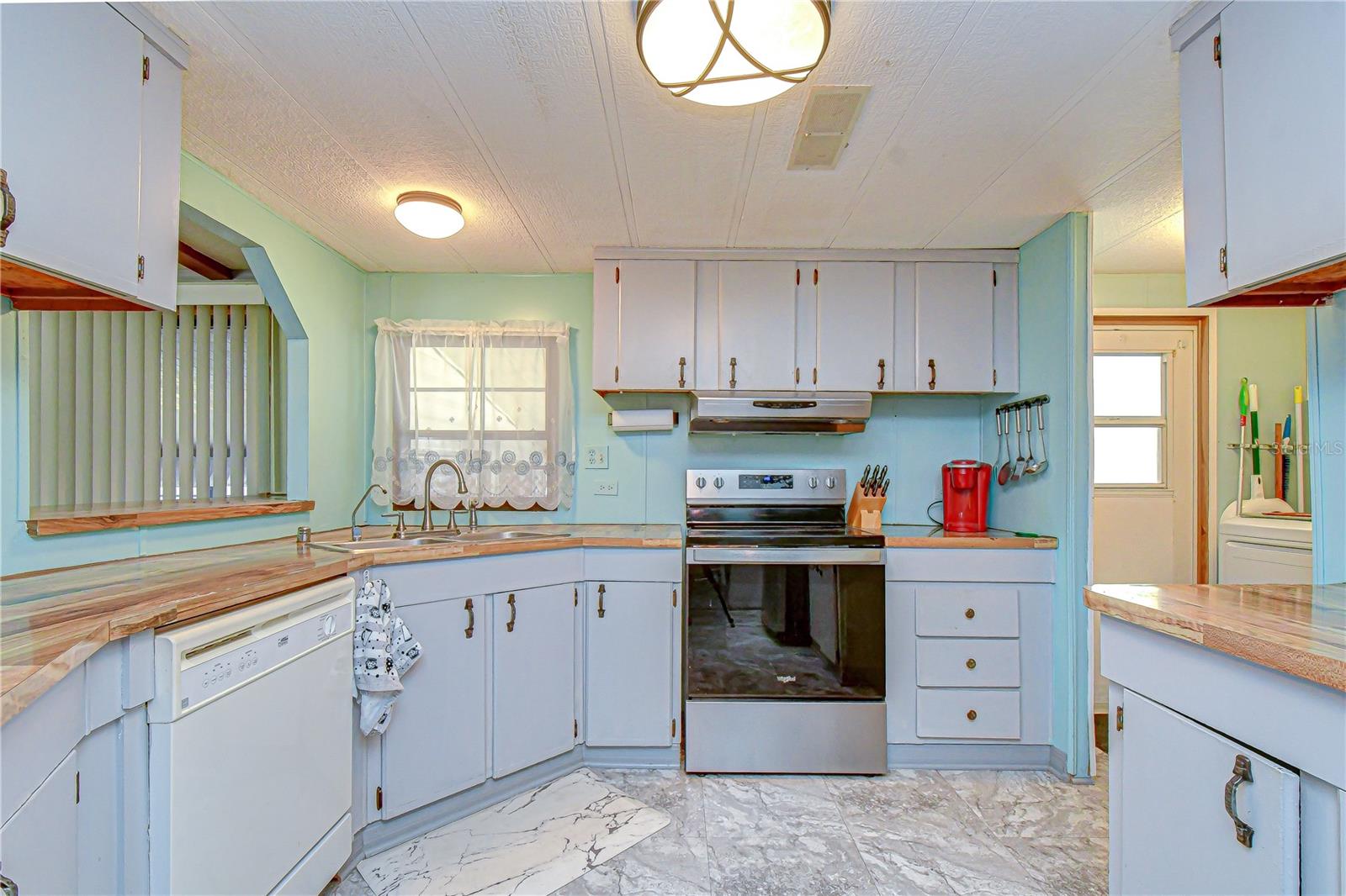 Image 7 of 47 For 3934 Sarah Drive