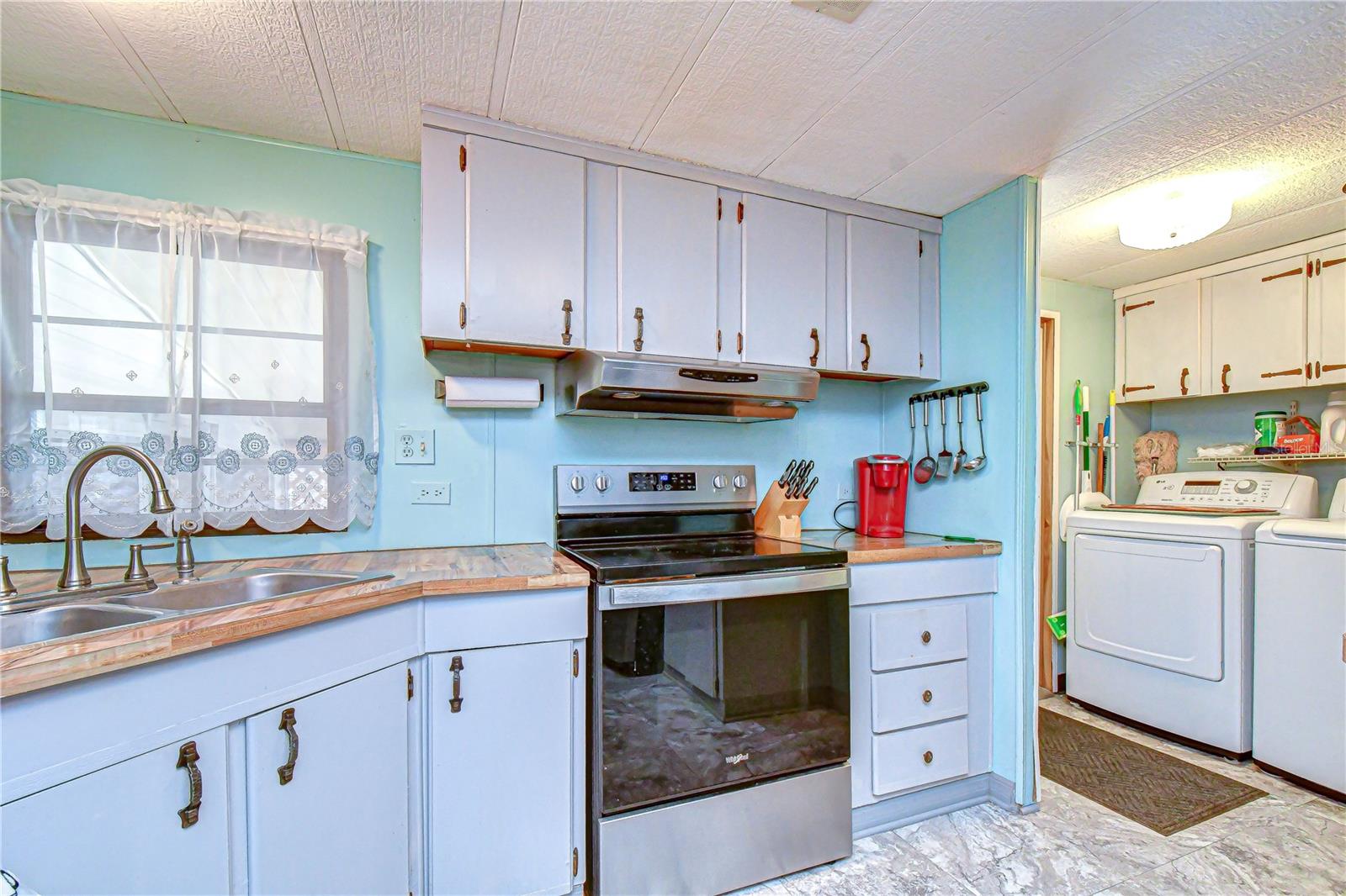 Image 8 of 47 For 3934 Sarah Drive