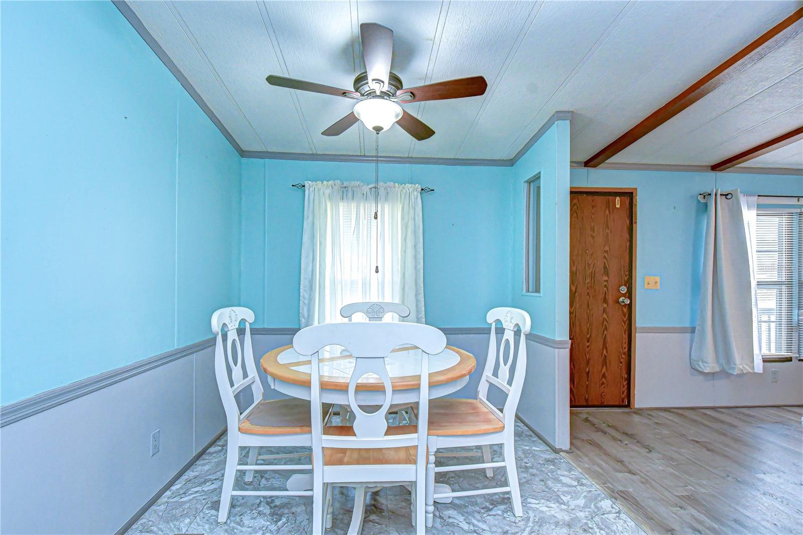 Image 9 of 47 For 3934 Sarah Drive