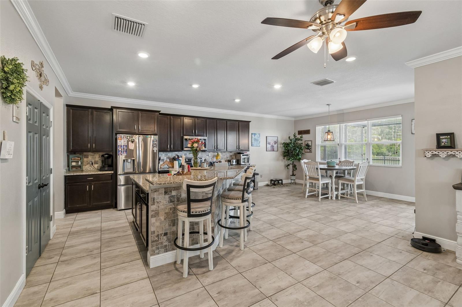 Image 14 of 100 For 12312 Lake Blvd