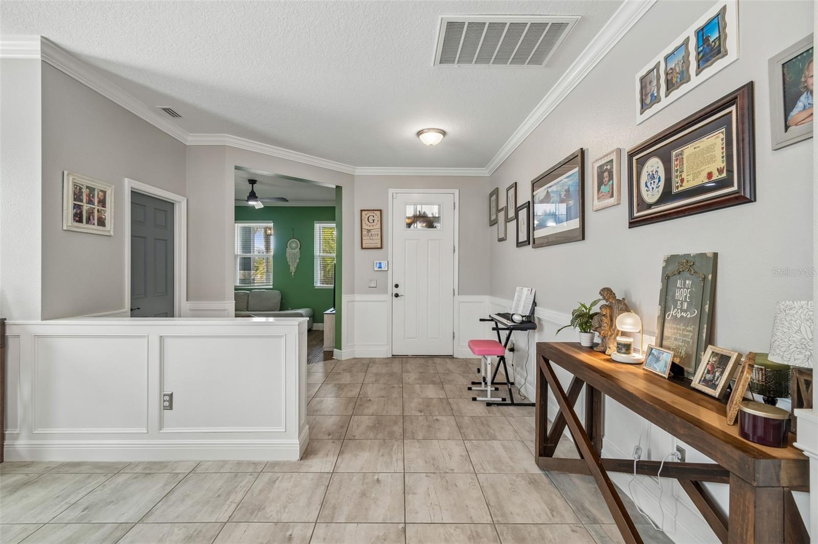 Image 16 of 100 For 12312 Lake Blvd