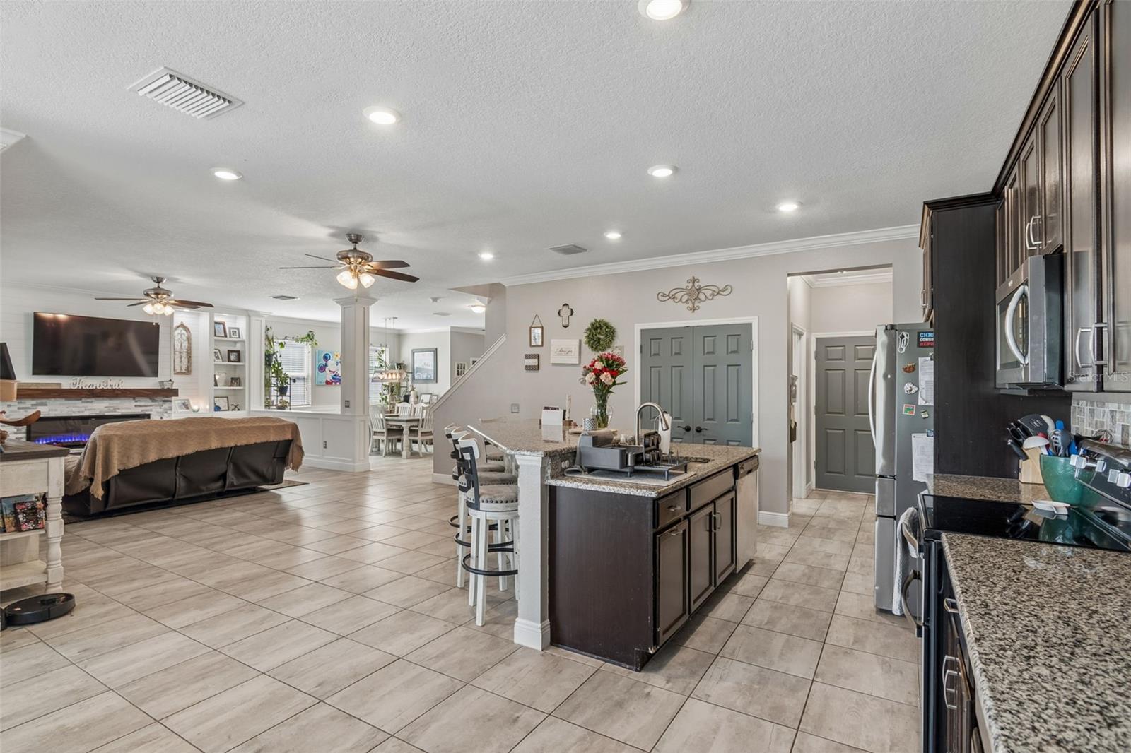 Image 17 of 100 For 12312 Lake Blvd