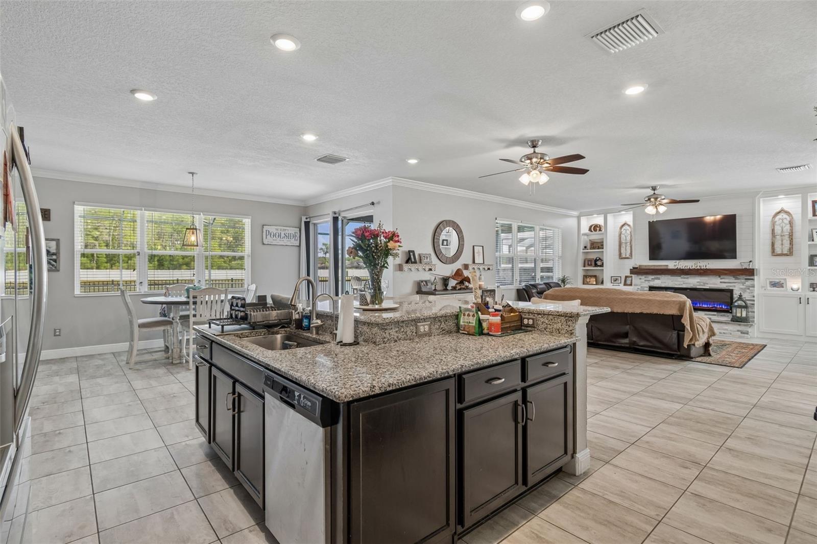 Image 22 of 100 For 12312 Lake Blvd