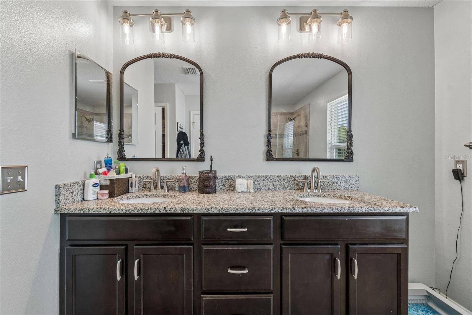 Image 59 of 100 For 12312 Lake Blvd