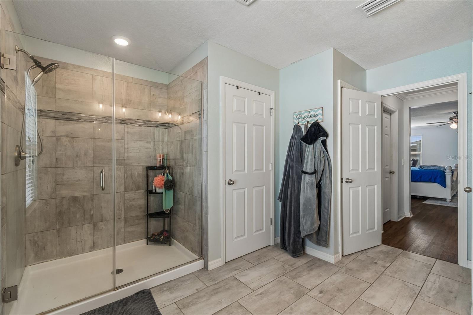 Image 60 of 100 For 12312 Lake Blvd