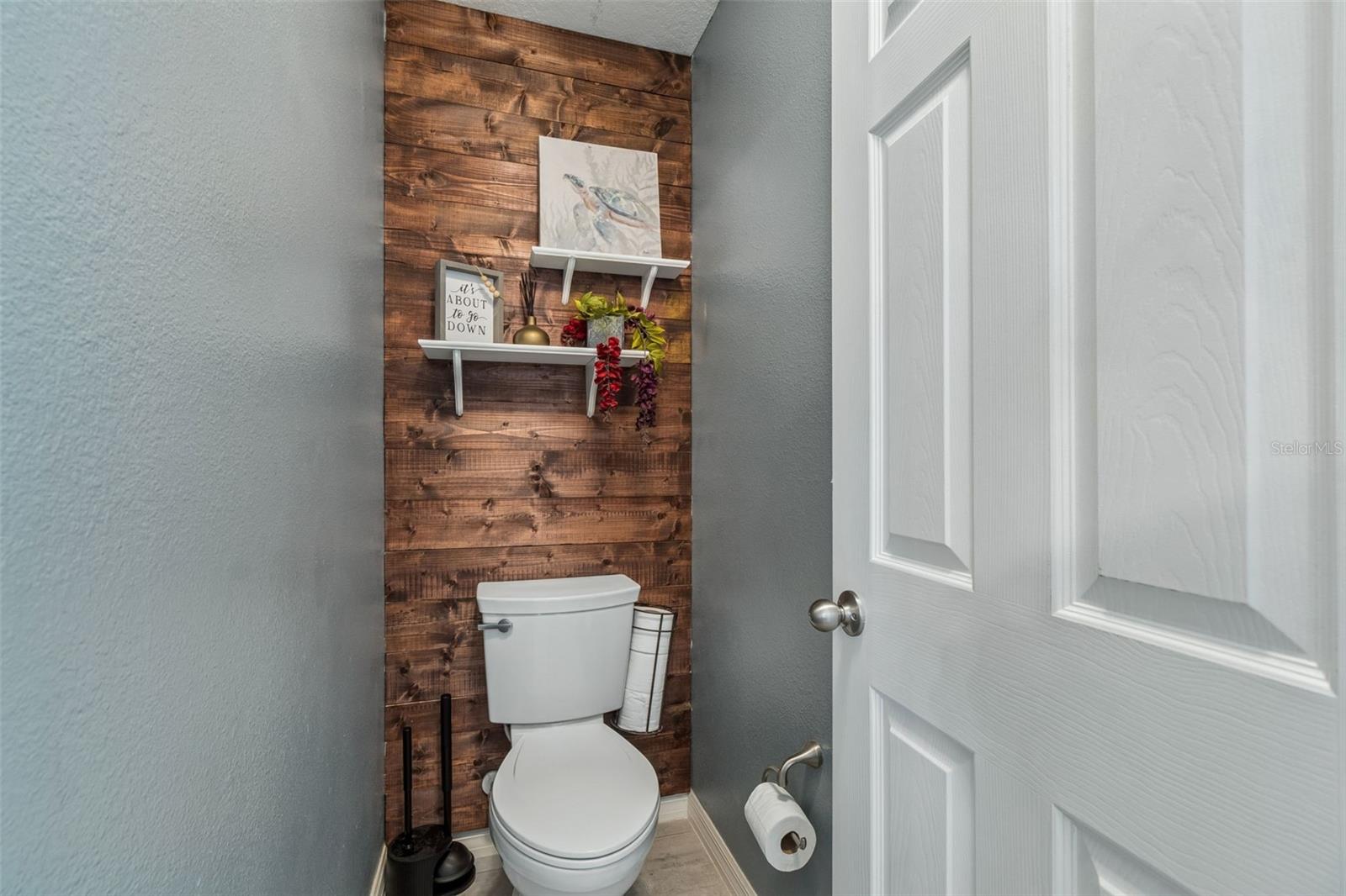 Image 86 of 100 For 12312 Lake Blvd