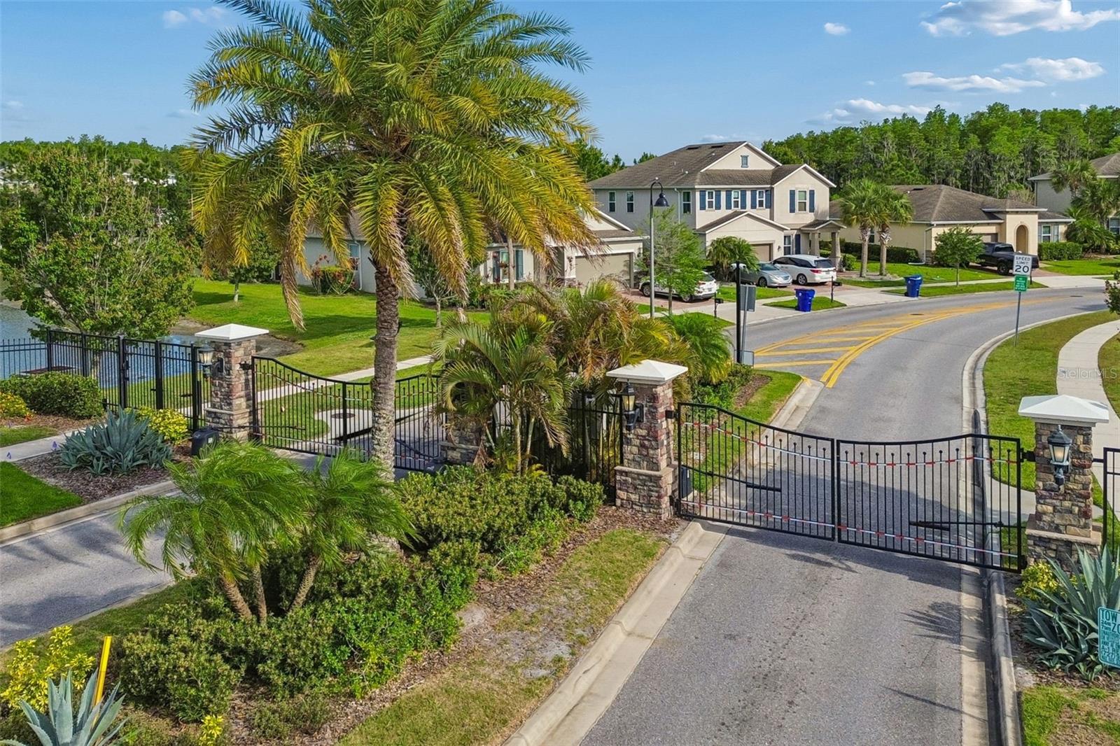 Image 93 of 100 For 12312 Lake Blvd