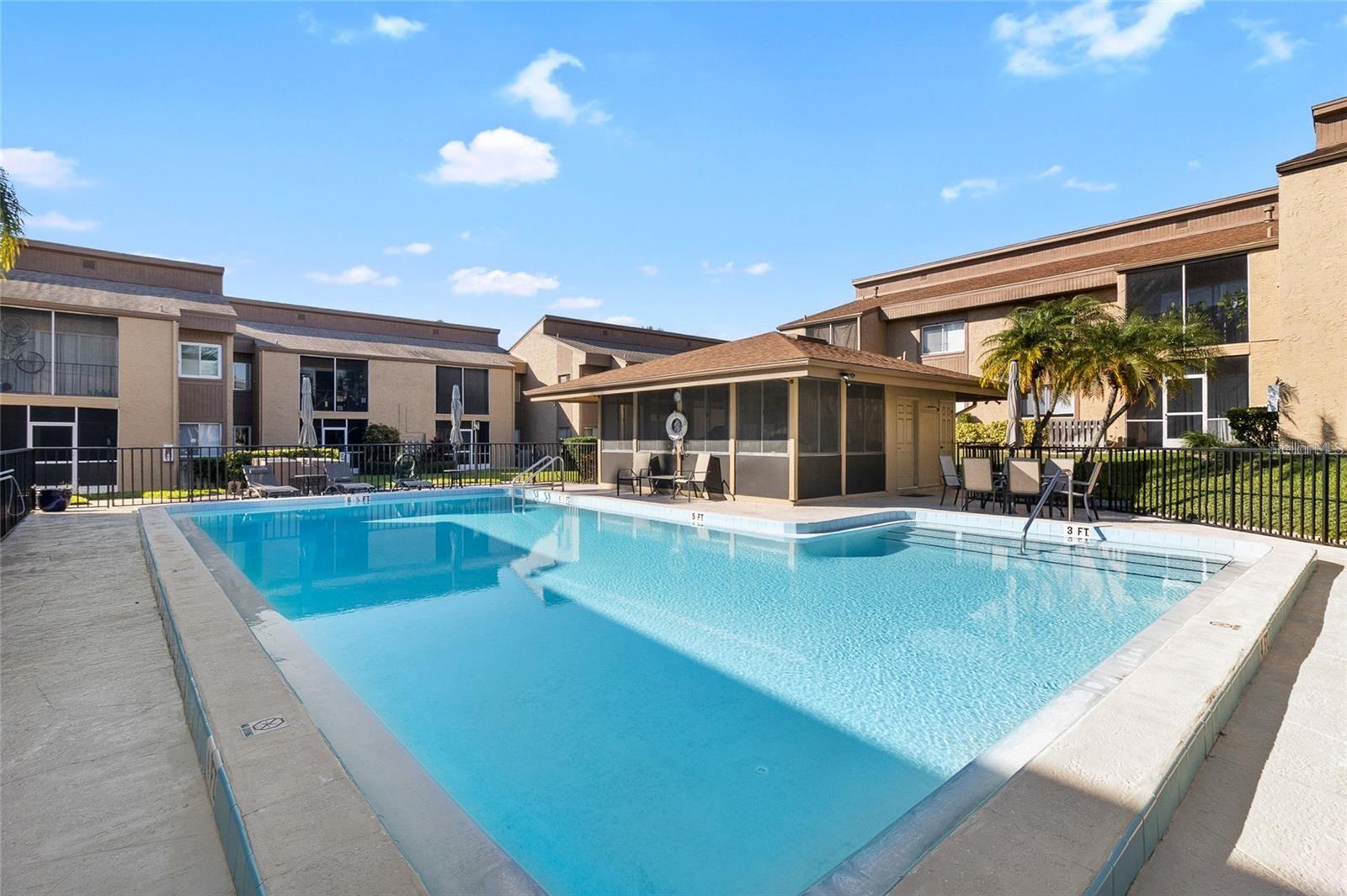 Listing photo id 2 for 1589 Greenlea Drive 3