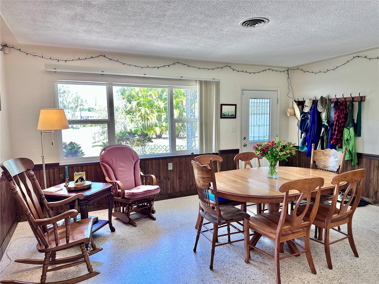 Image 3 of 17 For 5868 26th Avenue S