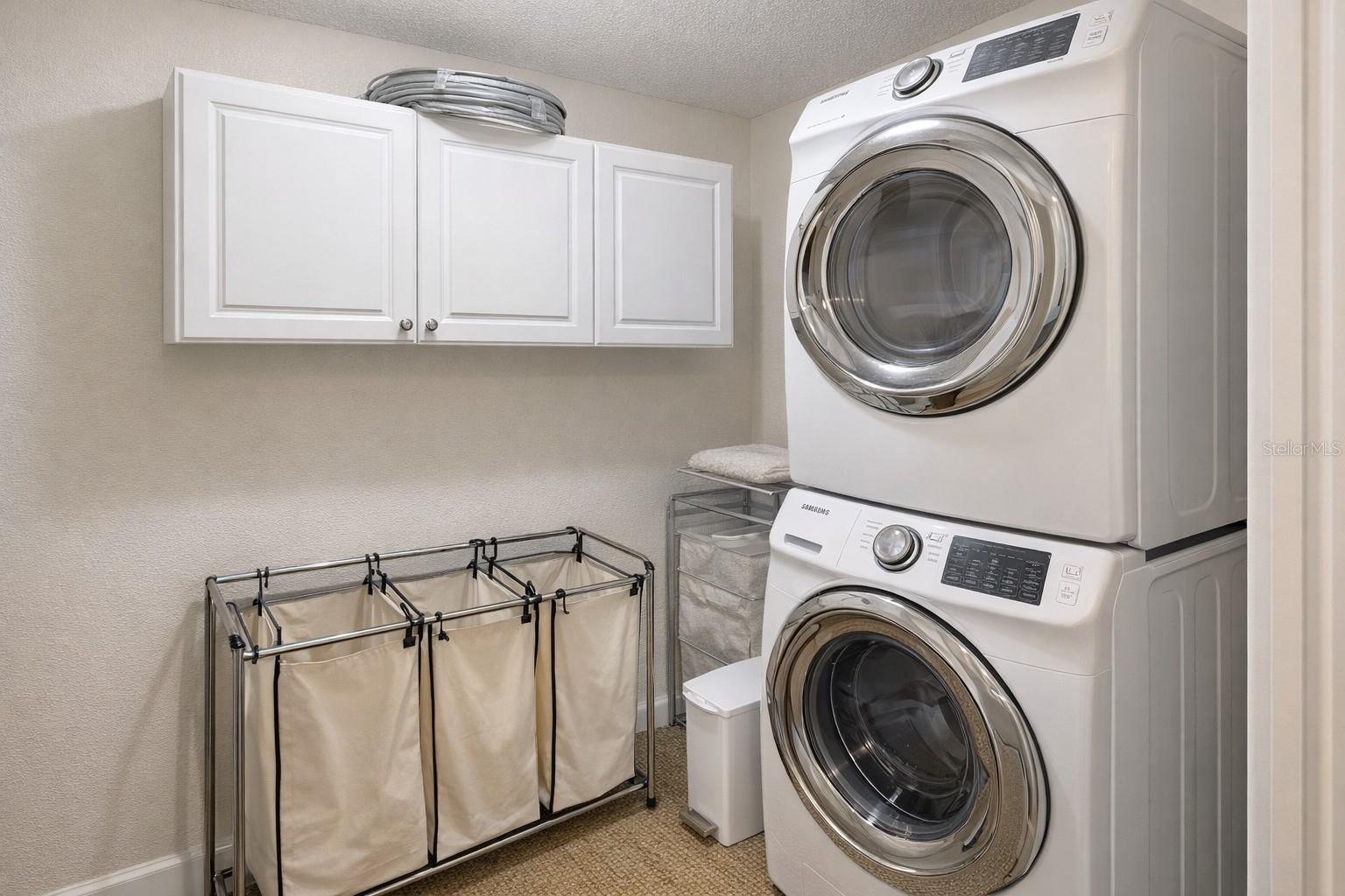 Image 17 of 23 For 617 Island Place Way