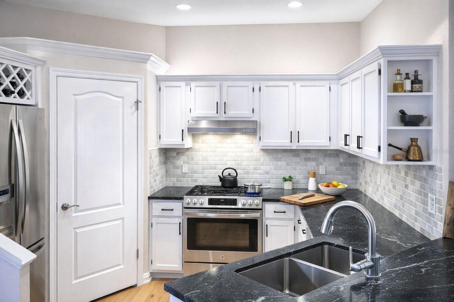 Image 4 of 23 For 617 Island Place Way