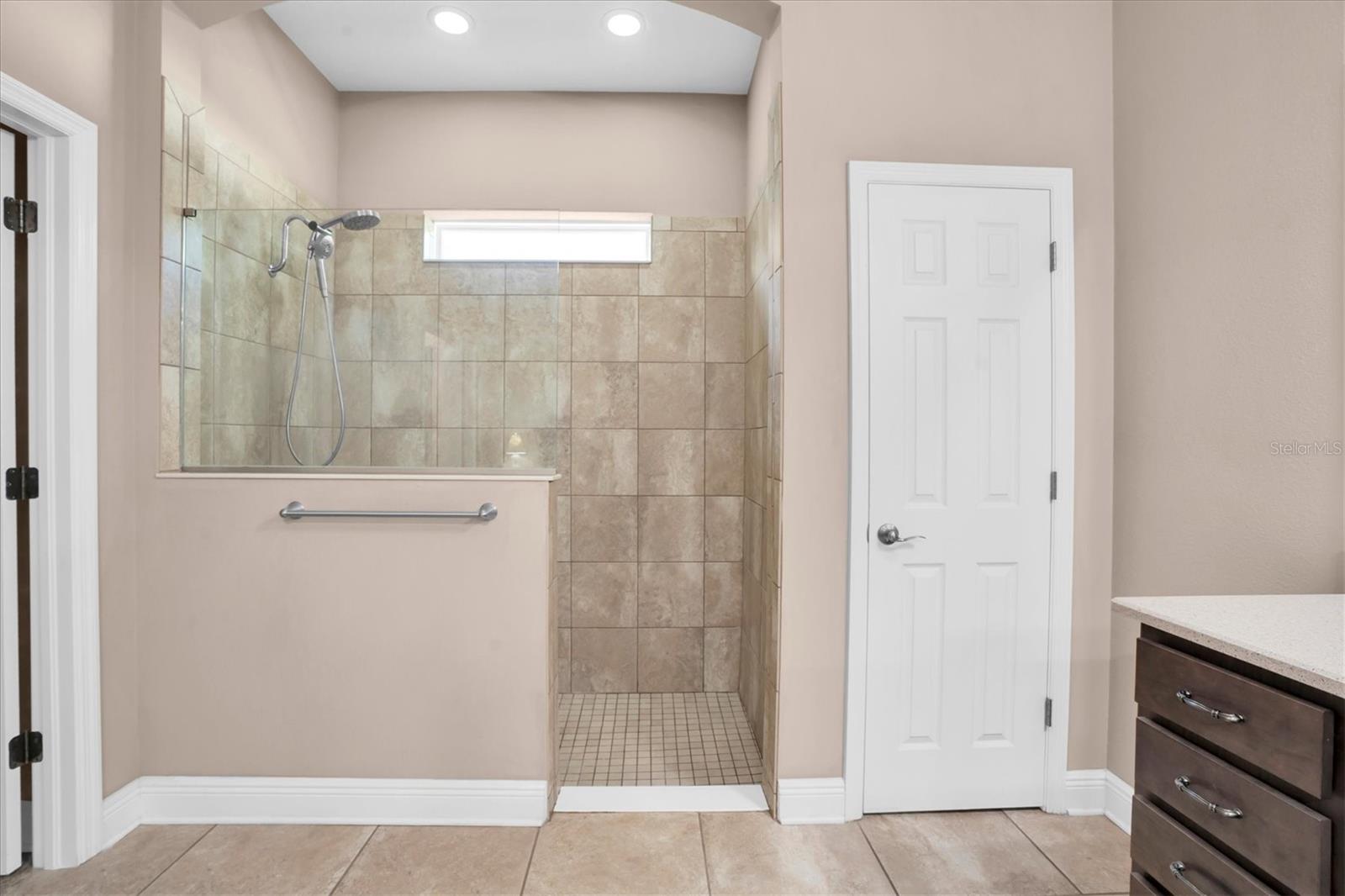 Image 22 of 48 For 1212 Lorea Lane