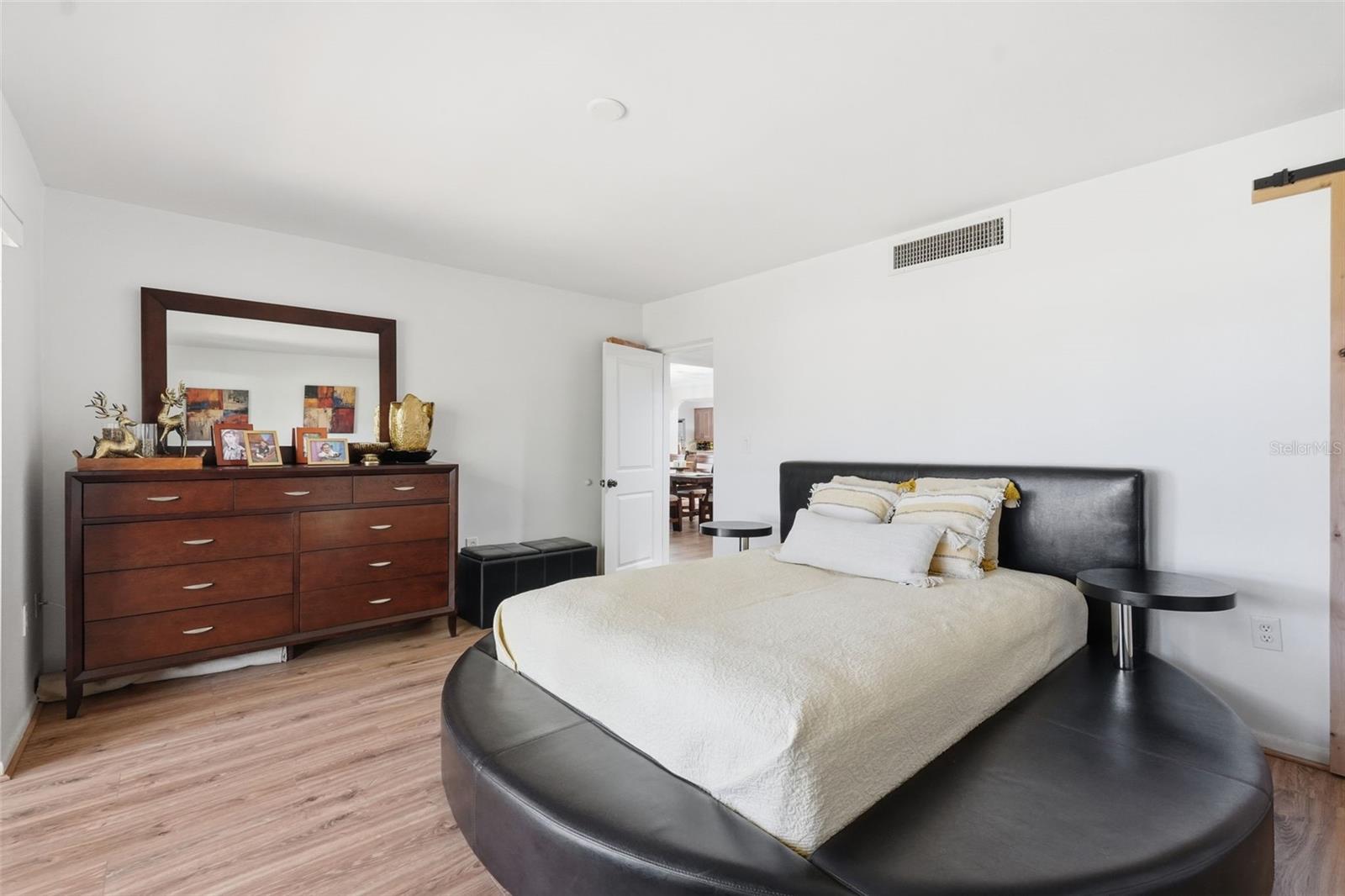 Image 14 of 34 For 700 Starkey Road 622