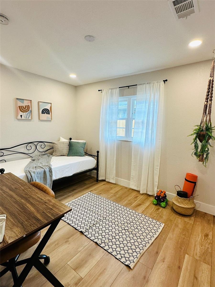 Image 23 of 31 For 6602 Faul Street