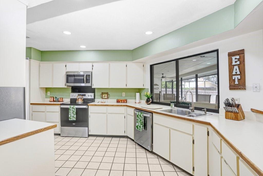 Image 37 of 55 For 507 Sportsman Park Drive