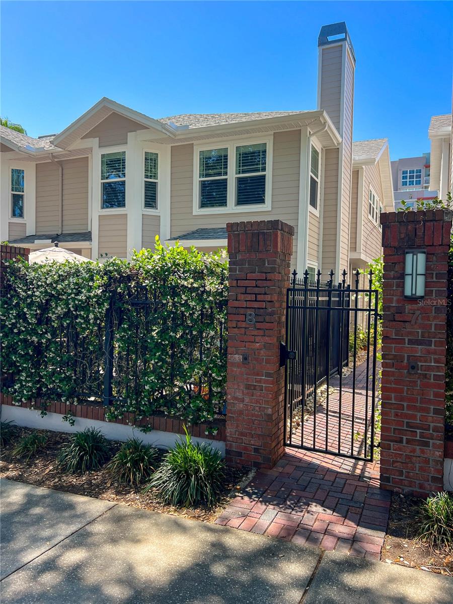 Details for 350 2nd Street N 8, ST PETERSBURG, FL 33701